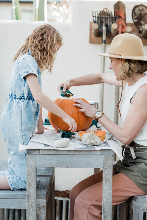 Pumpkin Scraper and Dirt Digger