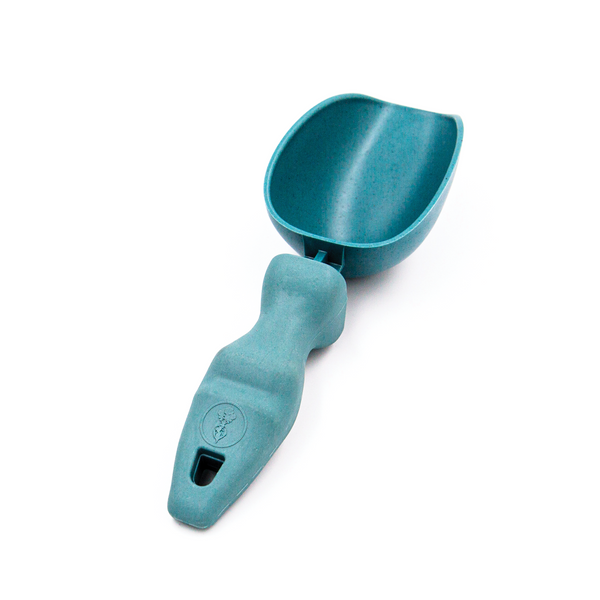 Top front of that garden scoop that shows a close of the handle on a white background. 